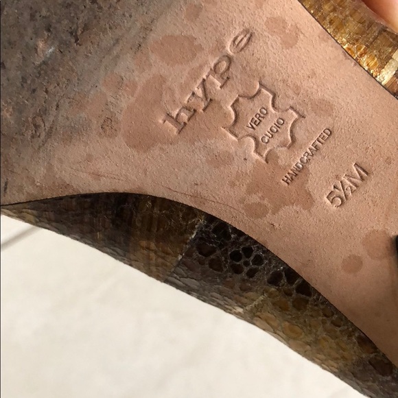 Bronze peep toe kitten heel pumps - Picture 6 of 8